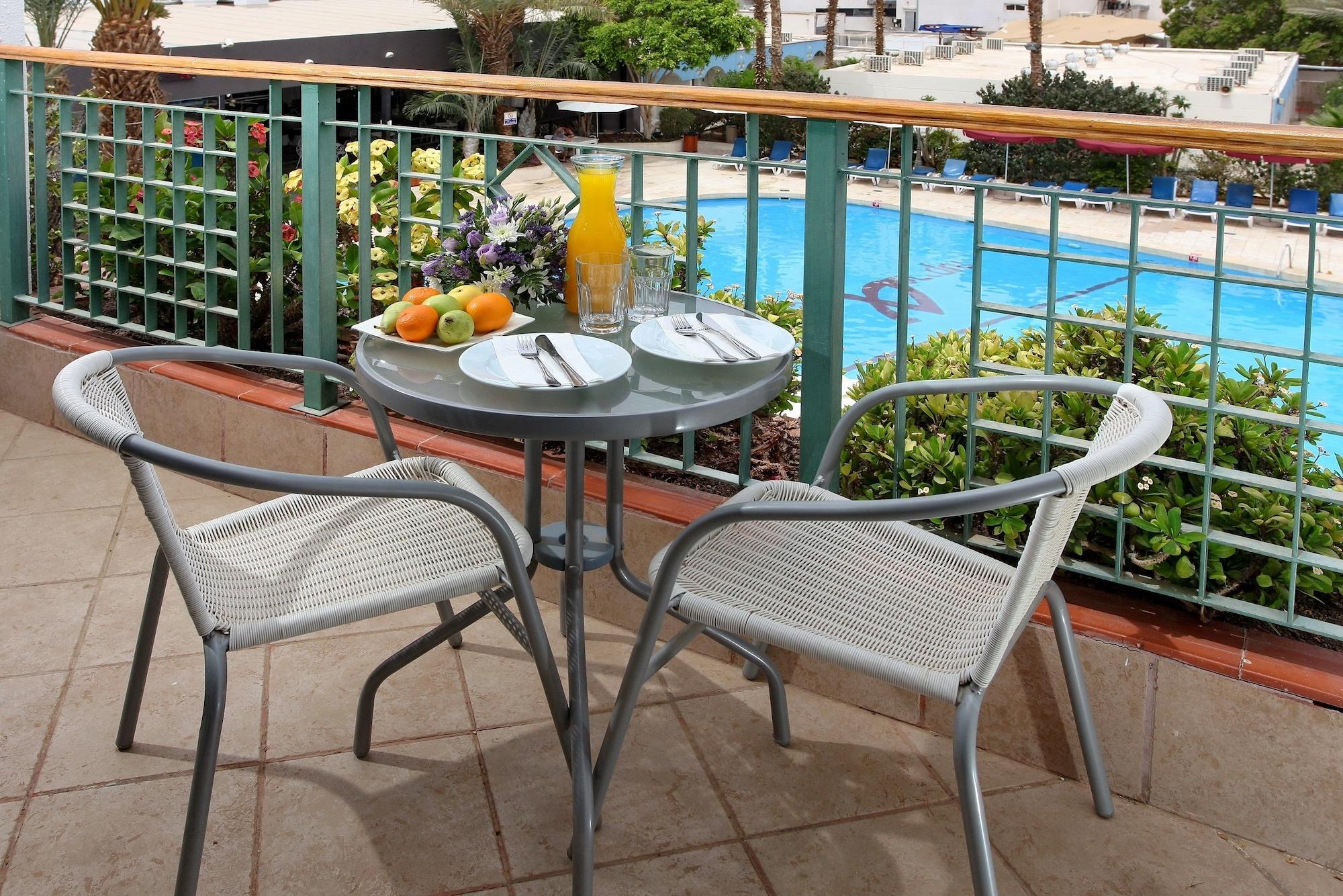 Americana Hotel