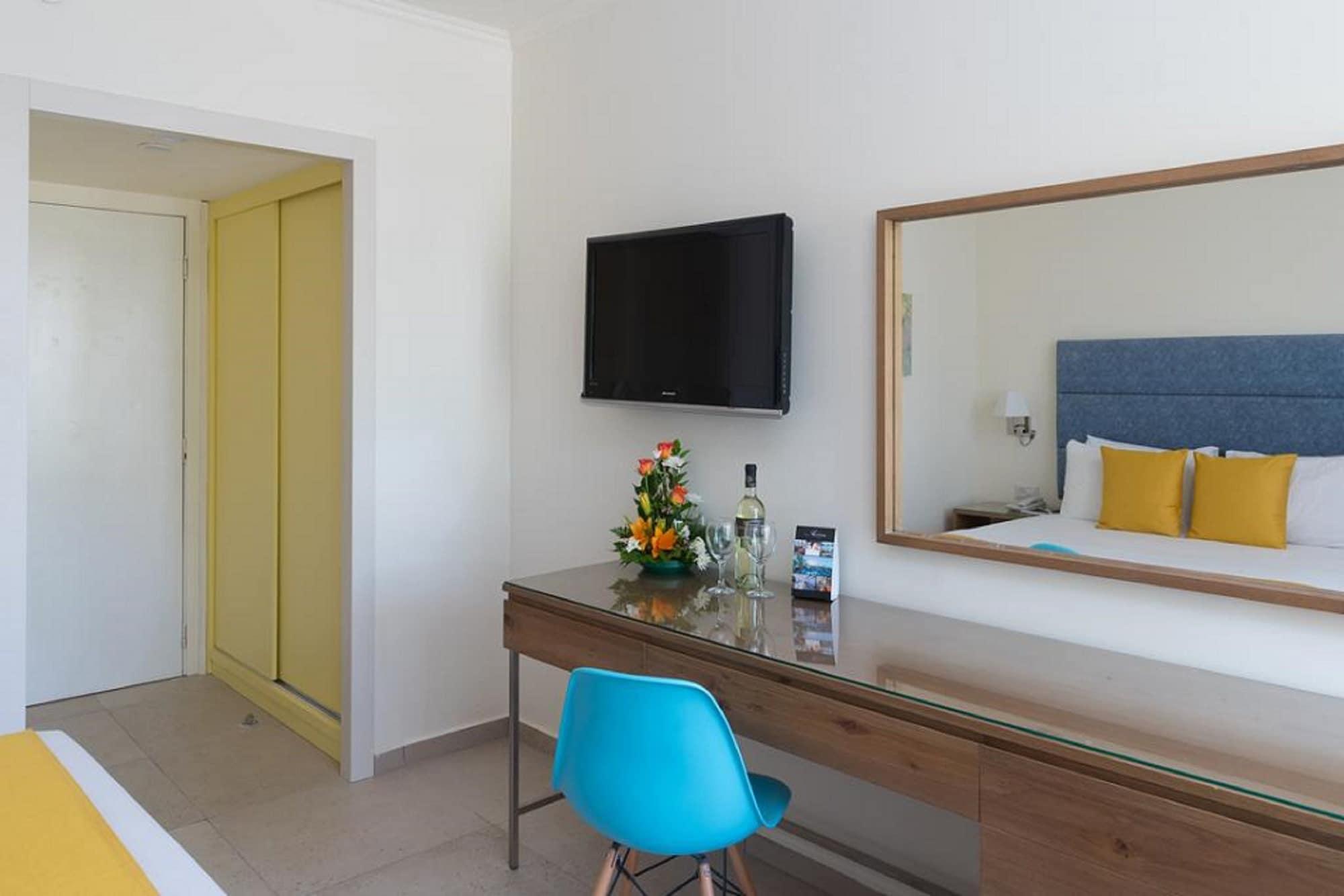 Americana Hotel 3*