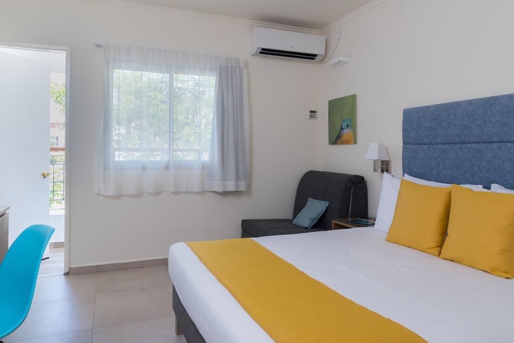 Americana Hotel