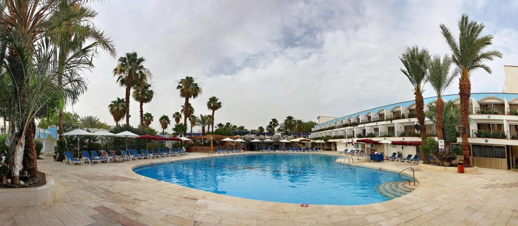 Americana Hotel